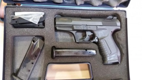 Hola a todos. Vendo pistola Walther P99. Con maletín original, 2 cargadores, 2 lomos intercambiables para 02