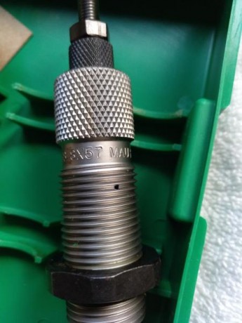 En venta un juego de dies marca rcbs para calibre 8x57 Mauser 
Están prácticamente a estrenar 
45€ con 02