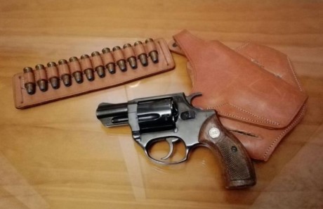 Un amigo pone en venta dos armas cortas guiadas con licencia tipo Á.

PISTOLA STAR SUPER S en calibre 00