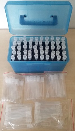 Hola.
Pongo a la venta esta caja de munición apta para transportar los tubos de plástico para las cargas 00