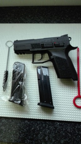 Se vende pistola,9x19 parabelun marca CZ 75 P 07 DUTY ,por dejar afición único dueño comprada en Almería 01