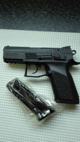 Se vende pistola,9x19 parabelun marca CZ 75 P 07 DUTY ,por dejar afición único dueño comprada en Almería 11