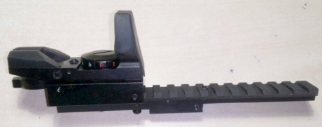 Carril weaver y mira red dot halografica para poner encima del alza del Mosin Nagant. Usada pero prácticamnte 00