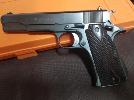 Pongo en venta este arma es muy buen estado, muy precisa y bien conservada. Lleva dos cargadores y su 01