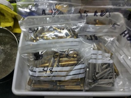 Se venden vainas del 7mm reminton magnum, todas ellas con un solo disparo, el precio es de 20€ las 100, 01