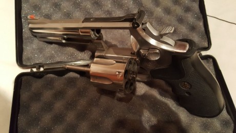  amigo Juan, siempre liado, me ha pedido que ponga en venta varias armas de su propiedad.
 Un fusil Cetmetón, 11