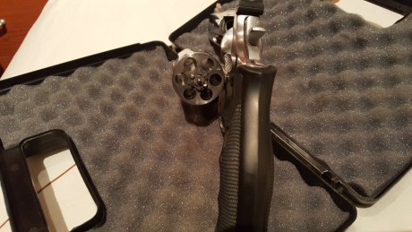  amigo Juan, siempre liado, me ha pedido que ponga en venta varias armas de su propiedad.
 Un fusil Cetmetón, 10