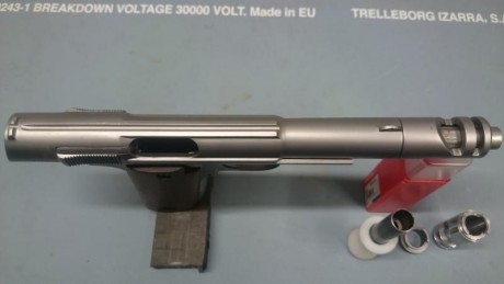 Hola a todos,os paso unas fotos del ultimo experimento que hice con una 400,la idea se me ocurrio cuando 20