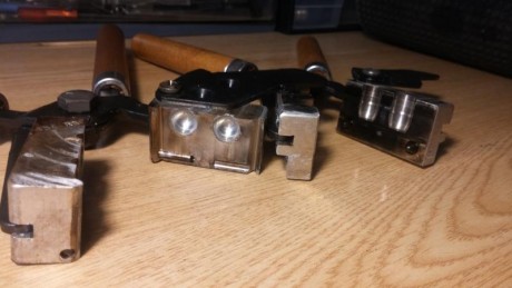 Vendo dos turquesas LEE de doble cavidad las dos y con muy poco uso.
 Ojival 452-255-RF  (.452" diámetro 01