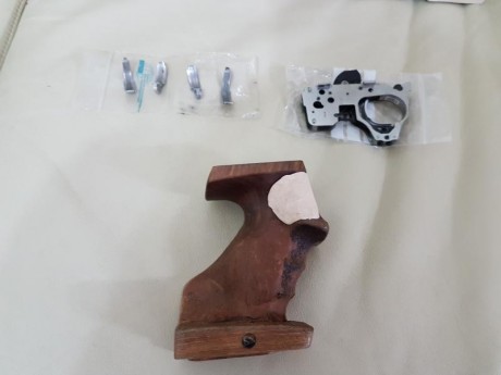 Cuatro colas de disparador walther gsp

Cacha talla M muy retocada

Precio del conjunto 70€ con envio 00