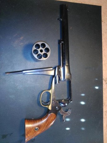 Vendo revolver de la casa Uberti. Modelo 1858 New Army calibre .44 en pavón.
El pavonado y el estriado 12