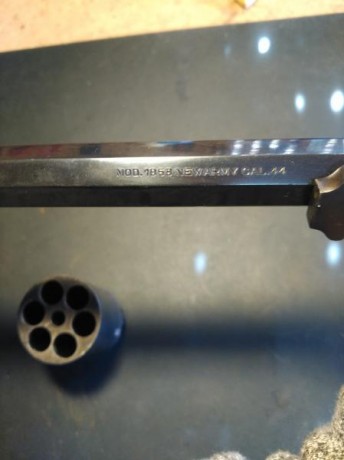 Vendo revolver de la casa Uberti. Modelo 1858 New Army calibre .44 en pavón.
El pavonado y el estriado 11