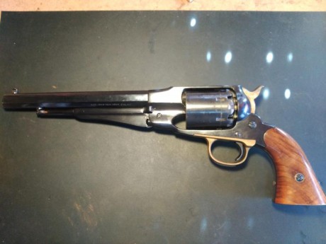 Vendo revolver de la casa Uberti. Modelo 1858 New Army calibre .44 en pavón.
El pavonado y el estriado 20