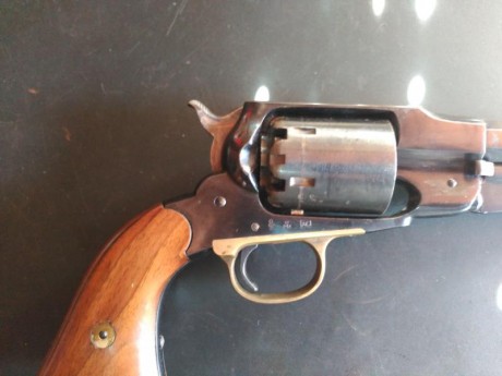 Vendo revolver de la casa Uberti. Modelo 1858 New Army calibre .44 en pavón.
El pavonado y el estriado 31