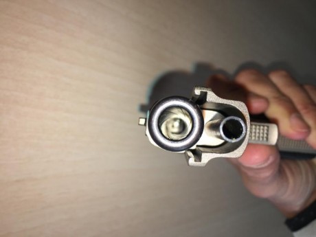 -Pistola en excelente estado,sin apenas uso,comprada por capricho. Es de 9mm pb, guiada en F,tiene caja 101