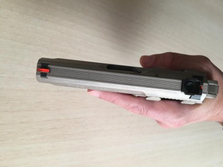 -Pistola en excelente estado,sin apenas uso,comprada por capricho. Es de 9mm pb, guiada en F,tiene caja 100