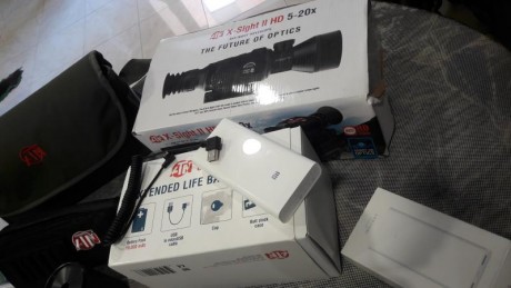 Practicamente nuevo. Se encuentra aún en garantia. Antiguedad de siete meses. Pack extra de bateria de 00
