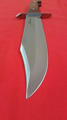 Vendo este magnifico Bowie, enorme y una gran calidad (comprobado en el campo) es de acero inoxidable 00