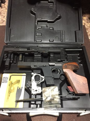 Un compañero me ha pedido que le anuncie la venta de su pistola Walther GSP del 32 con carro del 22 en 00