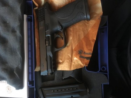 VENDO SW MP9 SIN ESTRENAR, ARMA GANADA EN UN SORTEO.
PRECIO 500 EU ,PORTES ACARGO DEL COMPRADOR SI ES 01