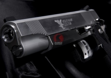 Tiene muchísimas variedades de armas de airsoft, esos que funciona con el gas o CO2, la mayoría son de 11