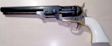 Buenas para hacer caja vendo este magnifico revolver Uberti .36 7.1/2 en muy buen estado, agrupa de fábula...
Funda 31