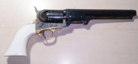 Buenas para hacer caja vendo este magnifico revolver Uberti .36 7.1/2 en muy buen estado, agrupa de fábula...
Funda 30