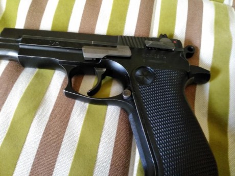 Se malvende pistola Star 28PK en espectacular estado, en su caja original y dos cargadores.
Se encuentra 02