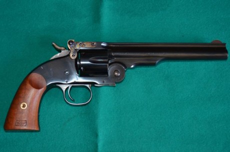 Vendo este impecable revolver, nuevo.
Solo ha efectuado 100 disparos originales Remington de pólvora blanca 00