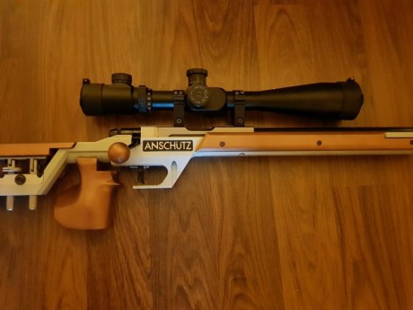 Visor ZOS 10x40x50 retícula mildot iluminada con protectores de lentes y monturas incluidas. 
Caja original
Vision 10