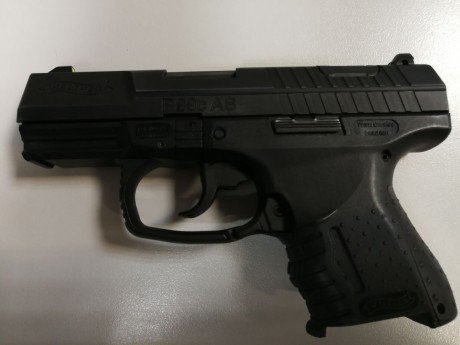 Un familiar vende su Walther P99 compact guiada en A. La entrega con dos cargadores y una funda Blackhawk. 02