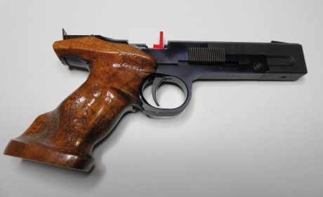 Se vende FAS modelo 602, calibre .22
Precio 200€. IMG_1698.JPG  IMG_1695.JPG  IMG_1697.JPG  02