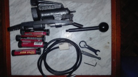 Nuevo precio 90 euros ,portes incluidos, por la Turquesa Lyman 2660477, calibre 38/357 WC 150gr, el empujador 02