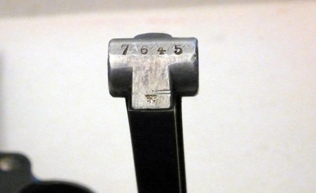 Se vende Luger P08 S/42 año 1936 calibre 9mm todos los números coincidentes, el estado es excepcional, 30