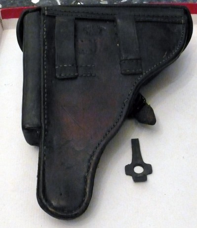 Se vende Luger P08 S/42 año 1936 calibre 9mm todos los números coincidentes, el estado es excepcional, 72