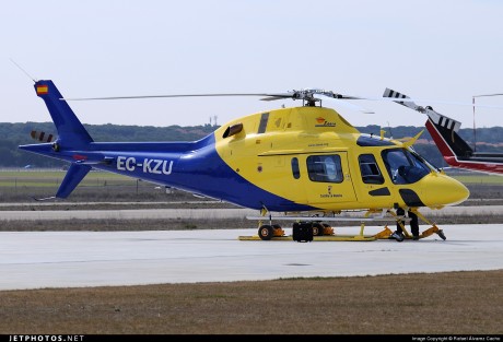 Pues eso, el otro día he volado en este helicóptero antiincendios para grabar unas imágenes para Tv, y 20