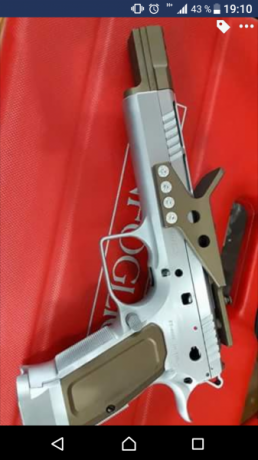 Busco pistola Tanfoglio Gold Custom para IPSC Open. A ser posible con las 3B y en buen estado.

Mandenme 70