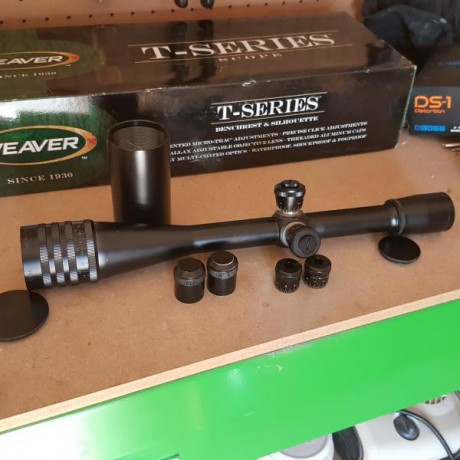 Hola compañeros en esta ocasión pongo en venta un visor Weaver t 36 x 40 tubo de 25.

Lo compré hace poco 02