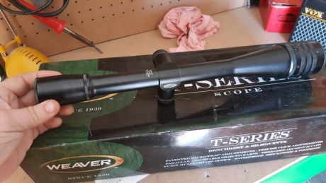 Hola compañeros en esta ocasión pongo en venta un visor Weaver t 36 x 40 tubo de 25.

Lo compré hace poco 21