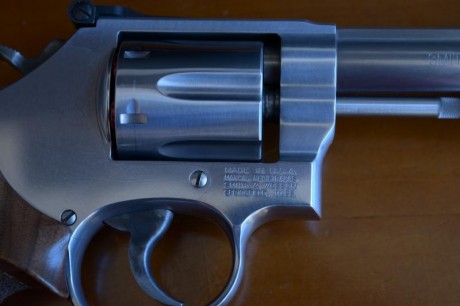 Vendo revólver Smith & Wesson 4" Cal. 38 Special.
Comprado en 2015, único propietario.
Guiado 01