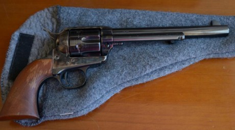 Vendo revólver Uberti 1873 Single-Action Cattleman 45 LC 7.5"
Comprado en 2013, único propietario.
Perfecto 11