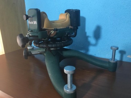 Buenas tardes!
Vendo torreta de Bench Rest Caldwell Rock, customizada con cojin de 3 pulgadas de piel, 01