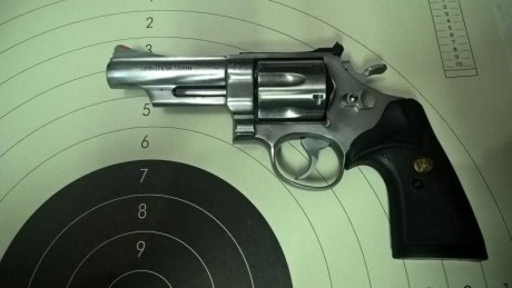 Vendo Revolver Smith & Wesson Mod. 629-1 del calibre .44 Magnum con cañón de 4" 
Guiado en F
Precio: 00