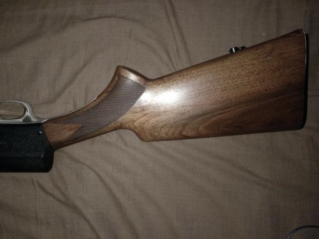 FN Browning Auto5, modelo pluma, con carcasa rugosa que no se oxida, en perfecto estado tirando hasta 02