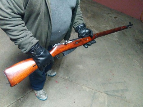 Hola compañeros vendo un rifle mosin nagant con la misma  numeracion en el rifle, cargador y cerrojo.
No 20