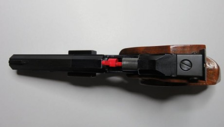 Se vende FAS modelo 602, calibre .22
1 cargador.
Maletín de transporte, no original.
Precio 200€ 01