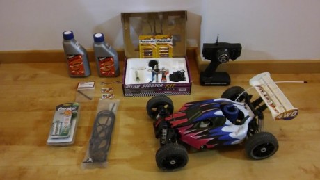 Vendo buggy Vanguard radio control de gasolina. Traccion 4x4. Escala 1/8.
Entrego muchos accesorios. 
Se 00