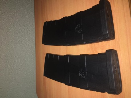 Dos cargadores para ar15 en perfecto estado marca SWT SWISS vendo los dos en 35e envio incluido gracias 01
