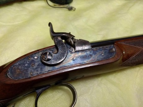 Por defuncion de un compañero ,los herederos me piden que ponga a la venta las siguientes armas de avancarga.
 22