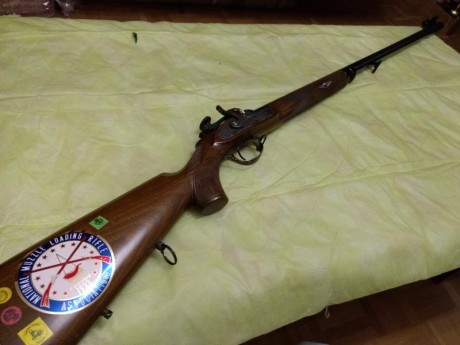 Por defuncion de un compañero ,los herederos me piden que ponga a la venta las siguientes armas de avancarga.
 32